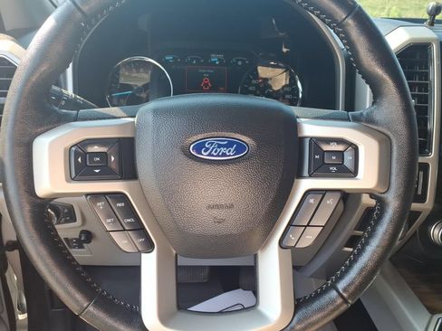 Used 2019 Ford F150 Lariat w/ Equipment Group 502A Luxury AWD/4WD image 7