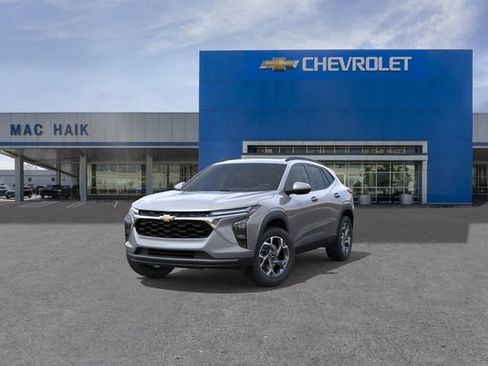 New 2026 Chevrolet Trax LT w/ Sunroof Package FWD image 8