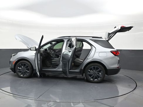 Used 2024 Chevrolet Equinox RS FWD image 30