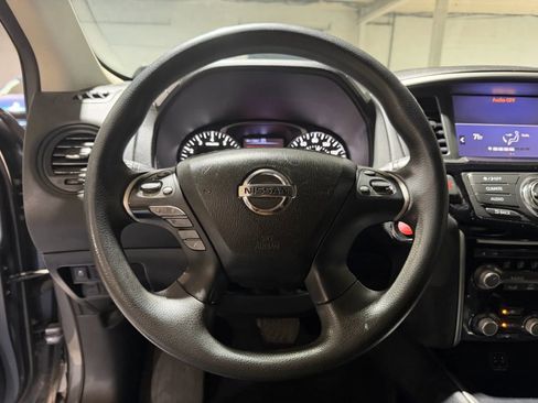 Used 2018 Nissan Pathfinder S AWD/4WD image 15
