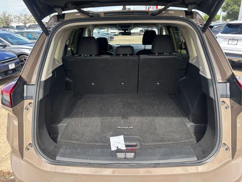 Used 2025 Nissan Rogue SV AWD/4WD image 33