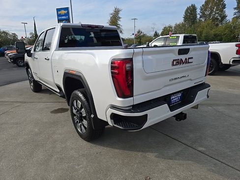 Used 2025 GMC Sierra 3500 Denali w/ Denali Reserve Package image 3