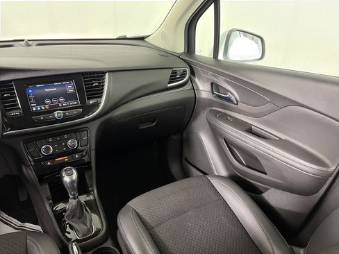 Used 2022 Buick Encore Preferred w/ Safety Package image 35