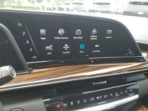 Used 2021 Cadillac Escalade Premium Luxury RWD image 60