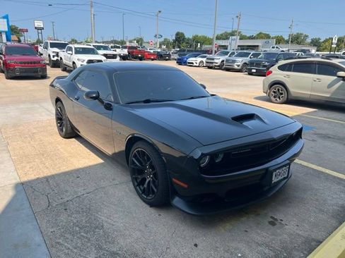 Used 2023 Dodge Challenger R/T RWD image 2