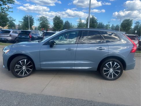 Used 2023 Volvo XC60 B5 Plus w/ Climate Package AWD/4WD image 4