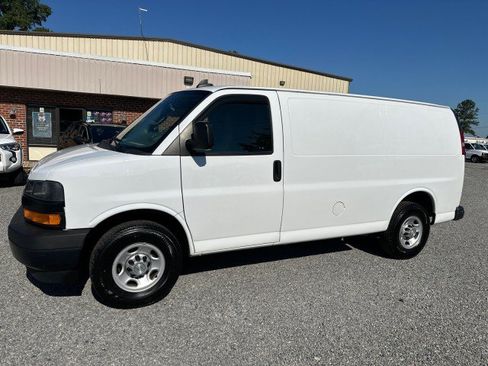Used 2020 Chevrolet Express 3500 w/ Driver Convenience Package RWD image 1