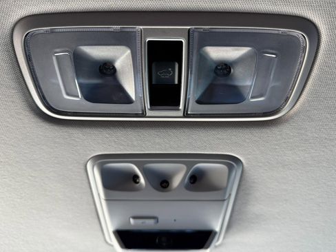 Used 2024 Kia Carnival SX Prestige image 31