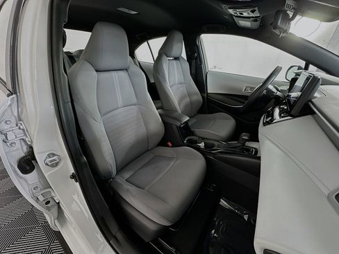 Used 2024 Toyota Corolla SE image 28