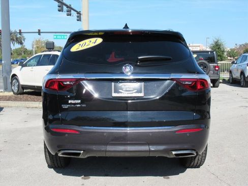 Used 2024 Buick Enclave Essence w/ Experience Buick Package image 5
