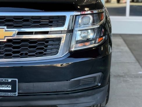 Used 2019 Chevrolet Suburban LT image 5