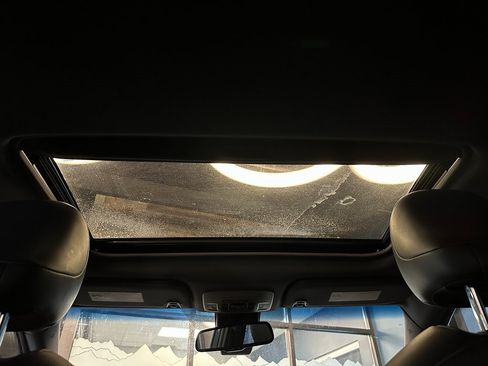 Used 2020 Toyota Avalon XLE w/ Moonroof Package image 21