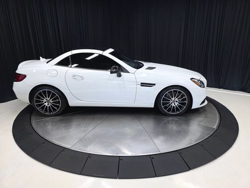Used 2019 Mercedes-Benz SLC 300 image 14