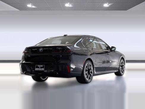 New 2026 BMW 740i image 8