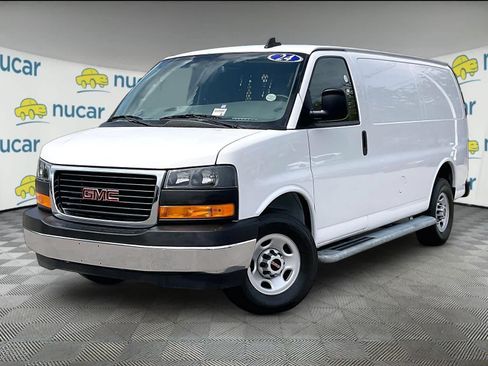 Used 2024 GMC Savana 2500 w/ Driver Convenience Package RWD image 3