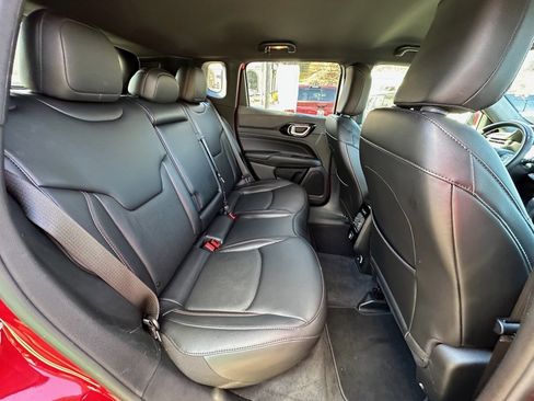 Certified 2022 Jeep Compass Limited image 24