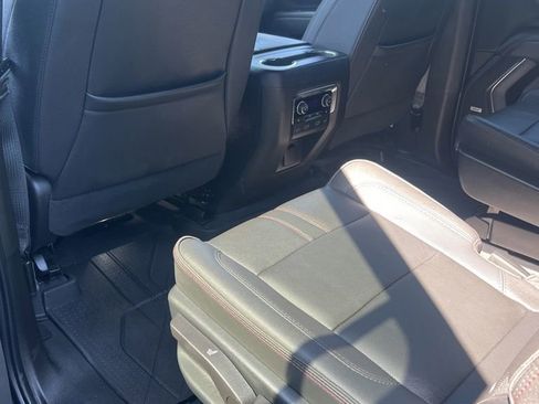 Used 2023 Chevrolet Suburban RST w/ Luxury Package AWD/4WD image 17