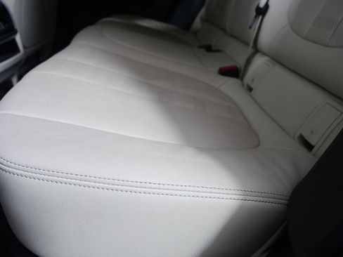 Used 2022 BMW X6 xDrive40i w/ M Sport Package image 12