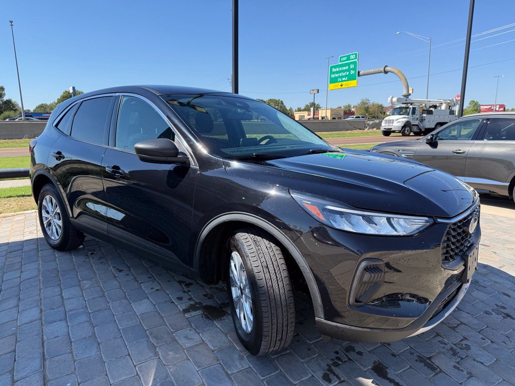 Used 2023 Ford Escape Active AWD/4WD image 7