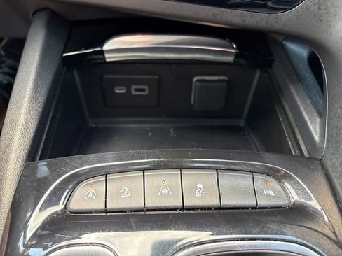 Used 2023 Buick Envision Essence w/ Sport Touring Package AWD/4WD image 21