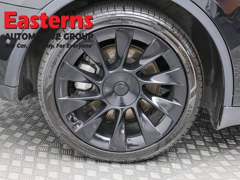 Used 2021 Tesla Model Y Long Range AWD/4WD image 24