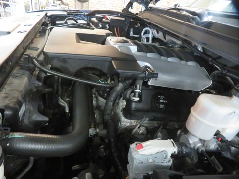 Used 2018 Cadillac Escalade Luxury AWD/4WD image 73