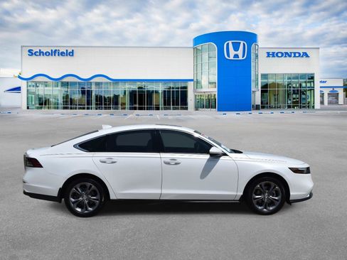 Used 2024 Honda Accord EX image 2