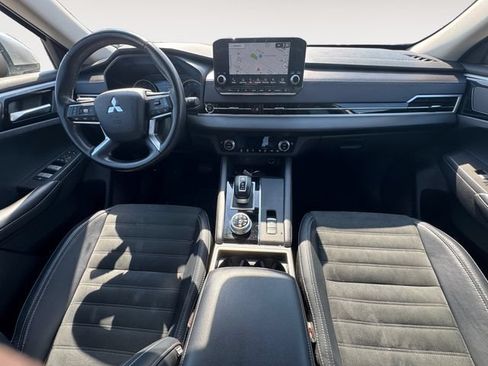 Used 2024 Mitsubishi Outlander SE AWD/4WD image 10