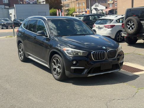 Used 2018 BMW X1 xDrive28i w/ Convenience Package AWD/4WD image 3