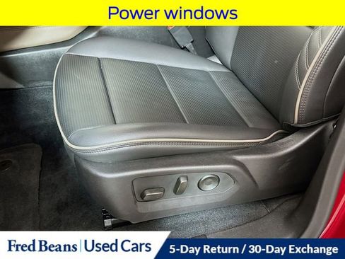 Used 2025 GMC Canyon Denali AWD/4WD image 23