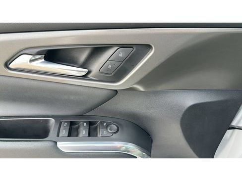 Used 2024 Chevrolet Traverse LT AWD/4WD image 12