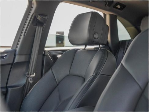 Certified 2025 Porsche Macan image 17