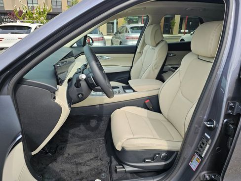 New 2026 Genesis GV70 2.5T Advanced image 21