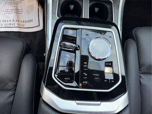 Used 2025 BMW 740i xDrive AWD/4WD image 18