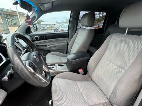 Used 2015 Toyota Tacoma PreRunner image 26