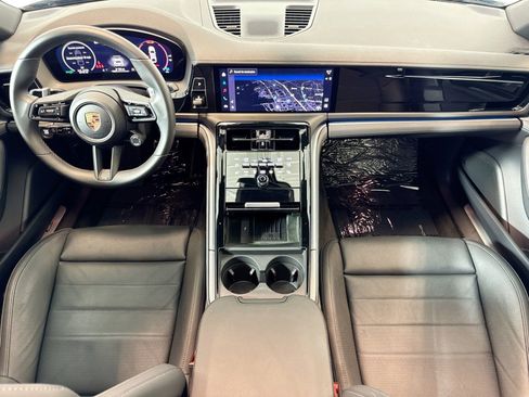 Used 2025 Porsche Panamera image 20