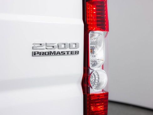 Used 2024 RAM ProMaster 2500 w/ Convenience Group image 9