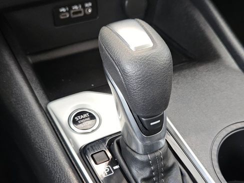 Used 2025 Nissan Altima 2.5 SV AWD/4WD image 19