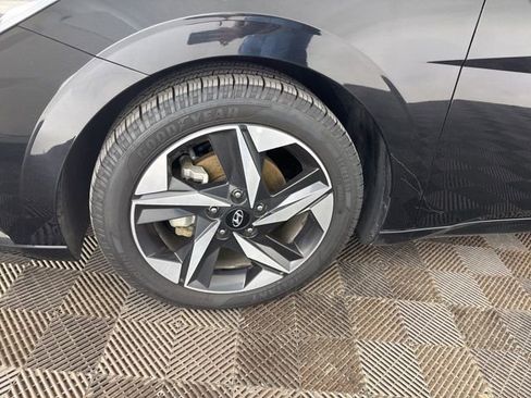 Used 2022 Hyundai Elantra Limited w/ Cargo Package image 32