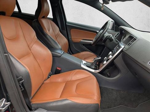 Used 2016 Volvo S60 T5 Premier w/ Convenience Package image 17