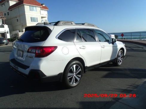 Used 2018 Subaru Outback 2.5i Limited image 13