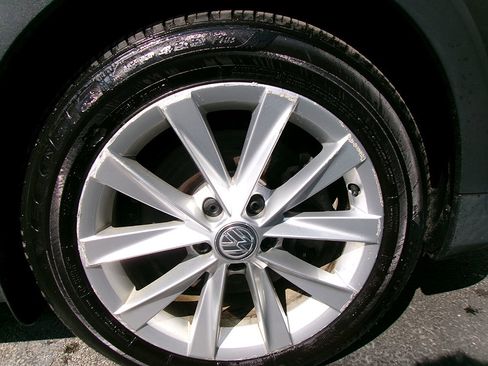 Used 2017 Volkswagen Golf Alltrack SE image 7