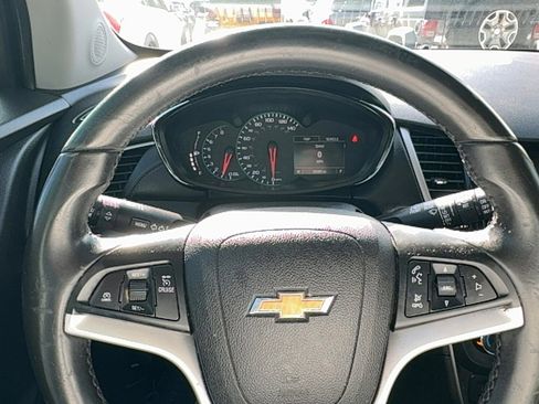 Used 2018 Chevrolet Trax LT w/ LT Convenience Package image 19