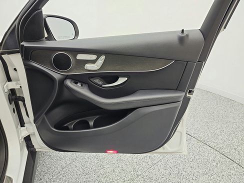 Used 2020 Mercedes-Benz GLC 350e 4MATIC image 20
