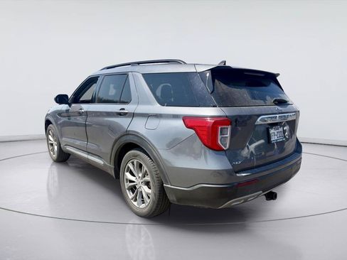 Used 2022 Ford Explorer XLT w/ Equipment Group 202A RWD image 3
