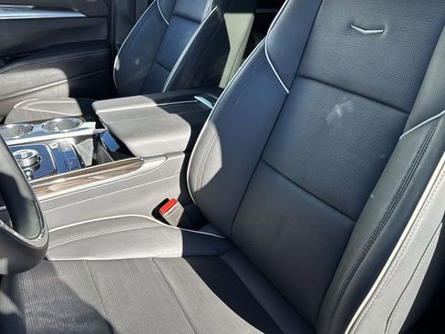 Certified 2025 Cadillac Escalade Premium Luxury image 11