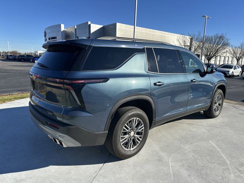 Used 2026 Chevrolet Traverse LT image 10