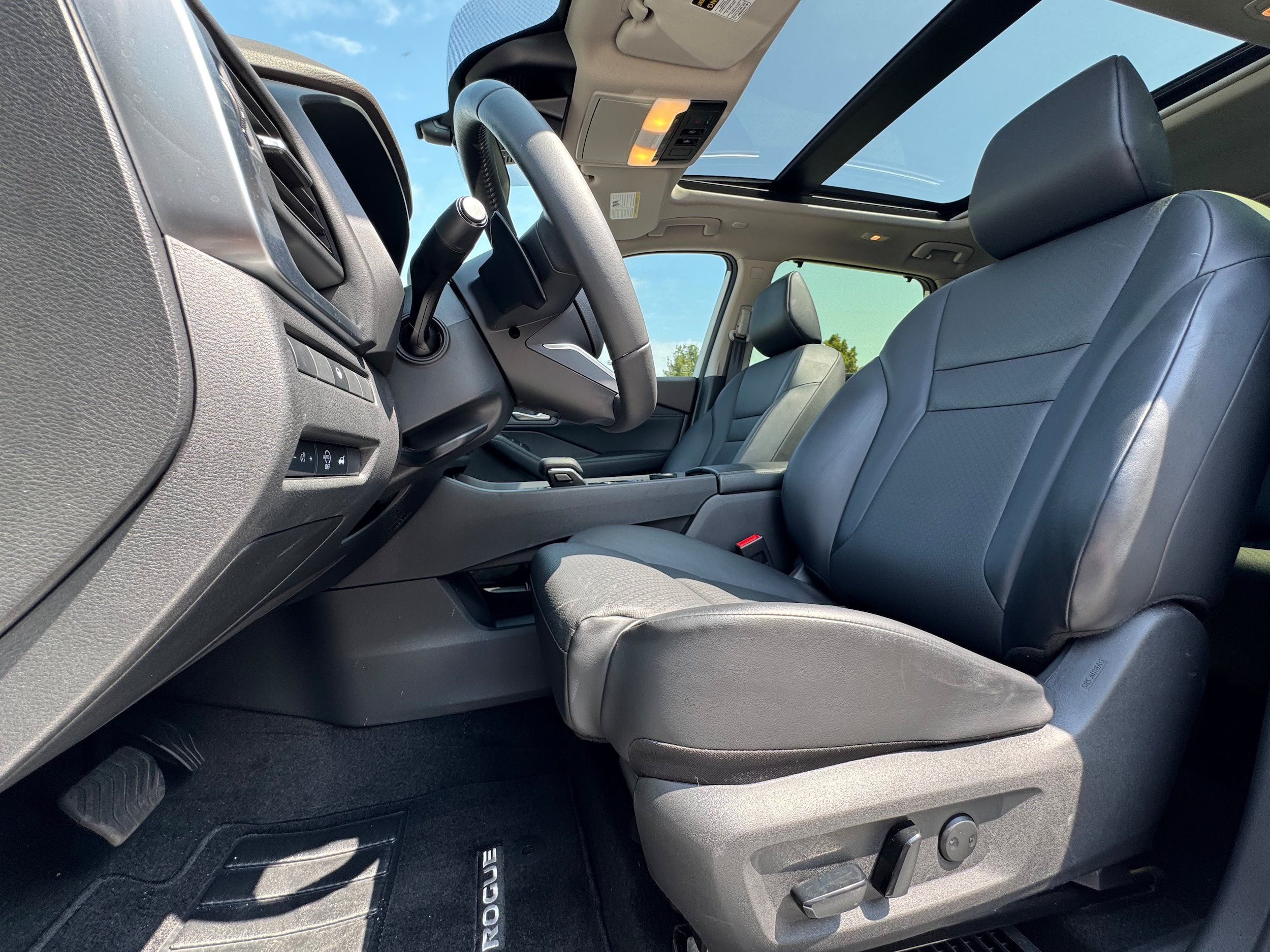 Used 2023 Nissan Rogue SV w/ SV Premium B Package AWD/4WD image 16