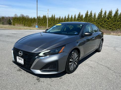 Used 2024 Nissan Altima 2.5 SV FWD image 7