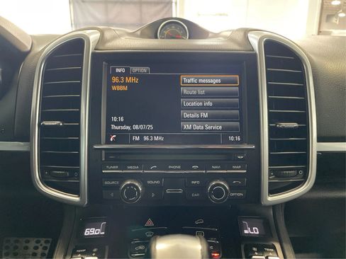 Used 2014 Porsche Cayenne Platinum Edition image 18